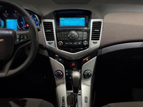 Used 2016 Chevrolet Cruze LT FWD image 18