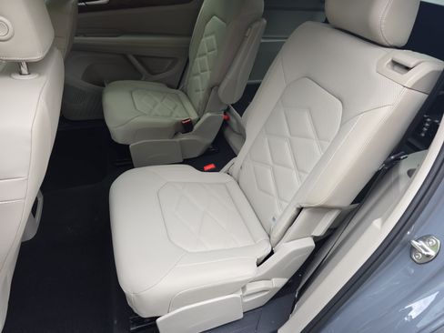 Used 2026 Volkswagen Atlas SE w/ Panoramic Sunroof Package FWD image 15