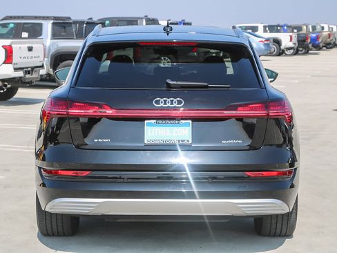 Used 2022 Audi e-tron Premium image 7