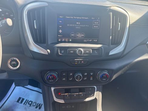 Used 2023 GMC Terrain SLE w/ Driver Convenience Package FWD image 19