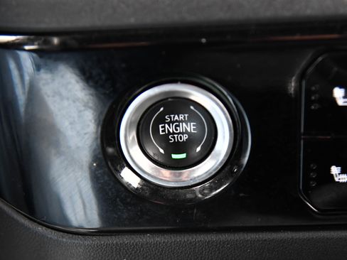 Used 2024 GMC Sierra 1500 SLT image 30