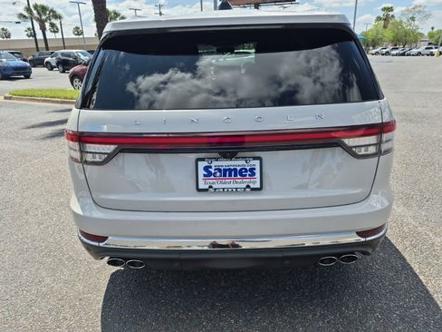 Used 2025 Lincoln Aviator Reserve w/ Illumination Package image 4