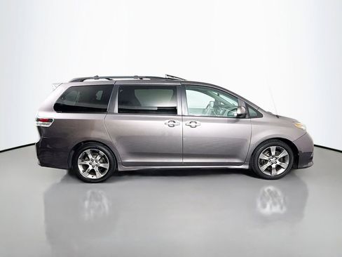 Used 2014 Toyota Sienna SE image 8