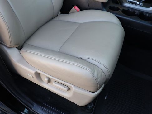 Used 2014 Toyota Sequoia Limited image 28