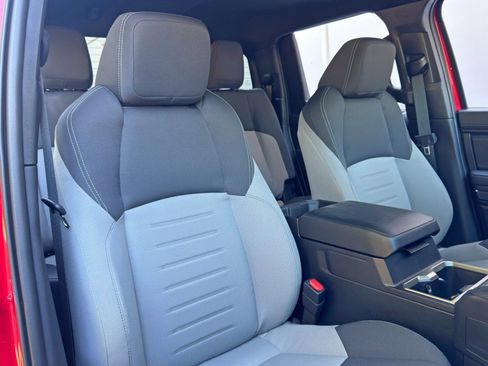 Used 2025 Toyota Tacoma TRD Sport image 36