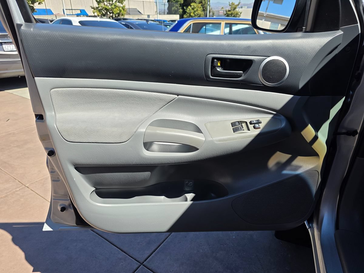 Used 2005 Toyota Tacoma PreRunner RWD image 26