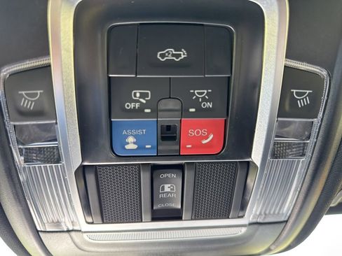 Used 2025 RAM 1500 Laramie image 26