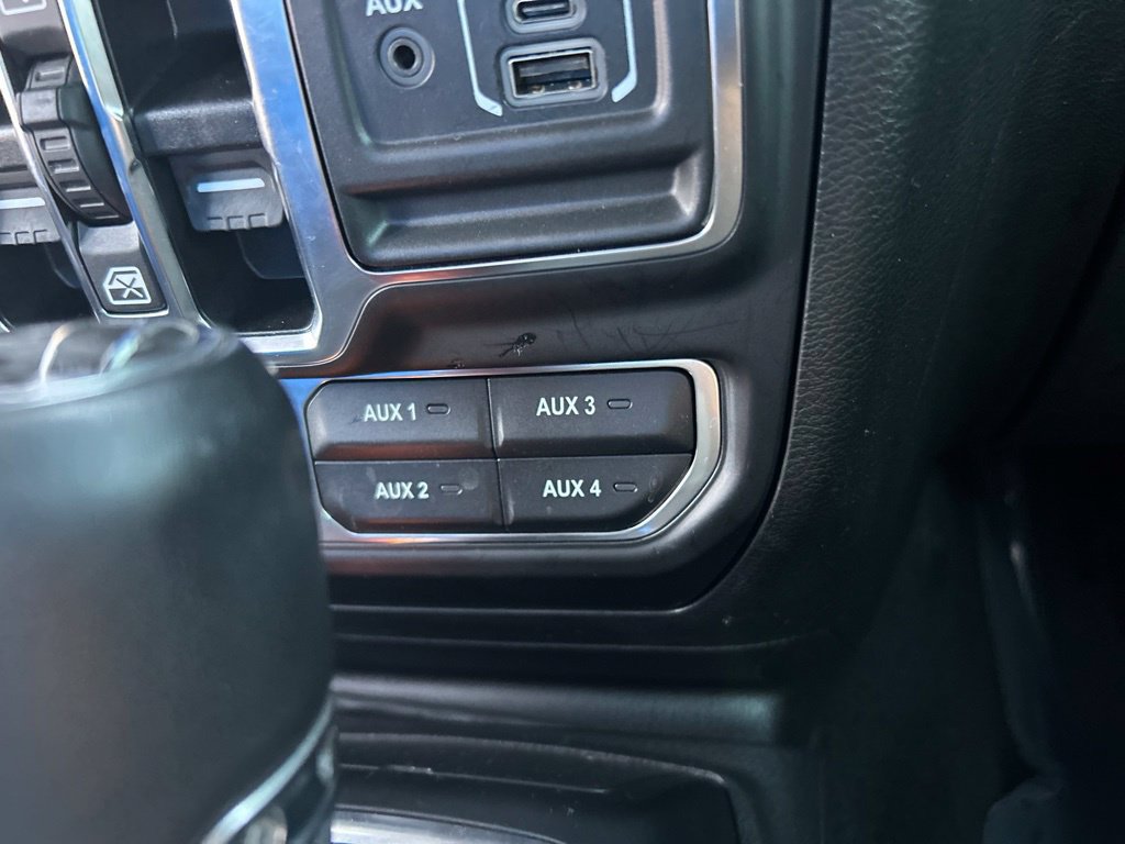 Used 2022 Jeep Wrangler Unlimited Sahara w/ LED Lighting Group AWD/4WD image 43