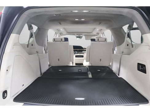Used 2024 Cadillac Escalade ESV Sport Platinum w/ LPO, ONYX Package AWD/4WD image 31