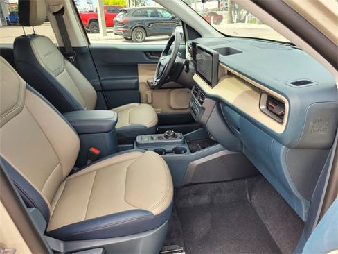 Used 2025 Ford Maverick Lariat w/ 4K Tow Package image 16