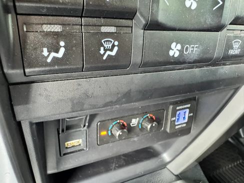 Used 2022 Toyota 4Runner Limited RWD image 17