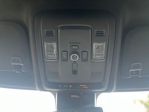 Used 2025 GMC Yukon XL Denali AWD/4WD image 24
