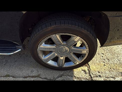Used 2018 Cadillac Escalade Luxury image 28