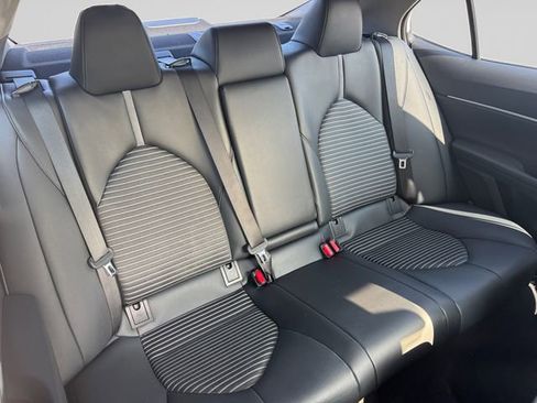 Certified 2021 Toyota Camry SE FWD image 18