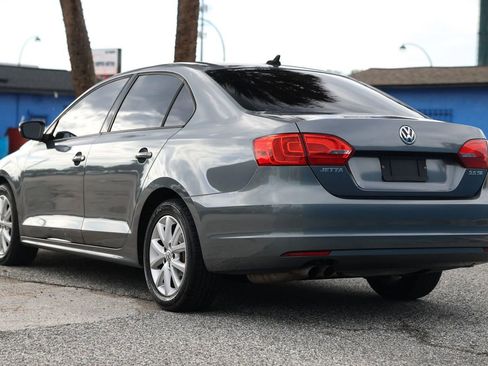 Used 2012 Volkswagen Jetta SE FWD image 4