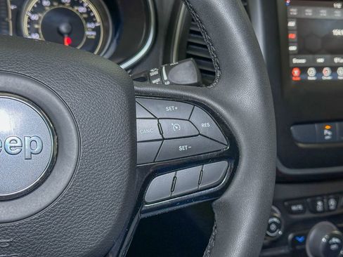 Certified 2021 Jeep Cherokee Latitude Plus image 36