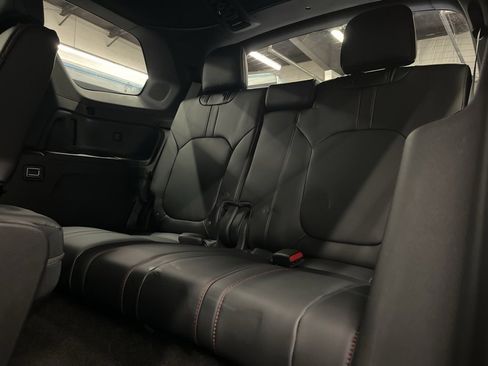 Used 2025 Honda Pilot Black Edition image 35