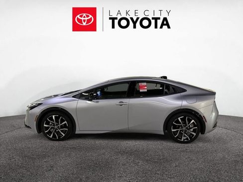 New 2026 Toyota Prius XSE Premium image 2