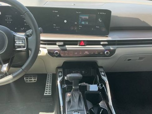 Certified 2025 Kia Sorento SX FWD image 28