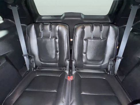 Used 2018 Ford Explorer Limited w/ Equipment Group 301A FWD image 25