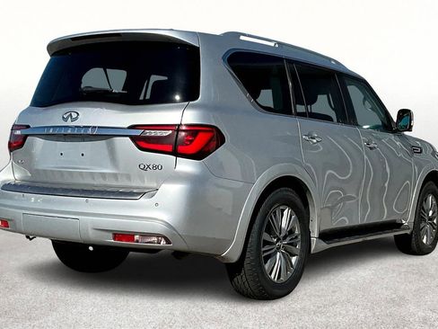 Used 2022 INFINITI QX80 Luxe AWD/4WD image 2