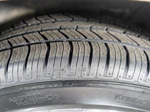 Used 2018 Chevrolet Equinox Premier image 28