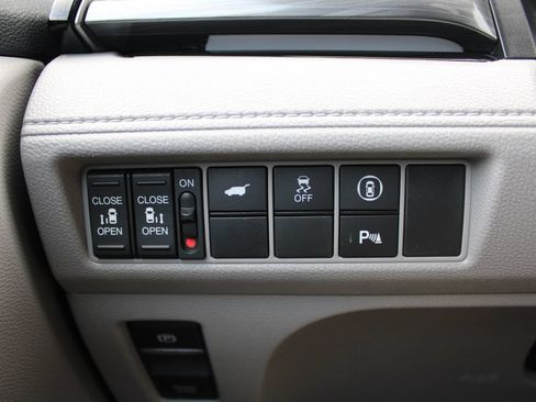 Used 2023 Honda Odyssey Elite image 27