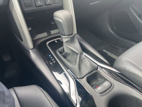 Used 2025 Toyota Corolla Cross XLE w/ Convenience Package image 29