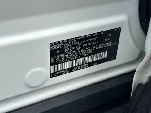 Used 2025 Toyota RAV4 XLE FWD image 28