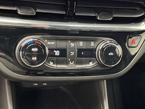 Certified 2024 Buick Envista Sport Touring w/ Convenience I Package FWD image 21