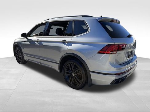 Used 2022 Volkswagen Tiguan SE R-Line image 5