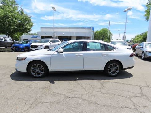 Used 2023 Honda Accord EX image 3