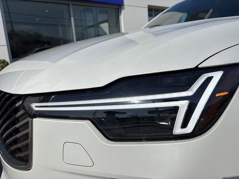 Used 2025 Volvo XC90 B5 Plus image 9