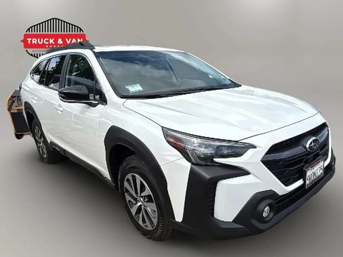 Used 2025 Subaru Outback Premium AWD/4WD image 7