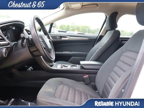 Used 2018 Ford Fusion SE w/ Fusion SE Technology Package FWD image 23