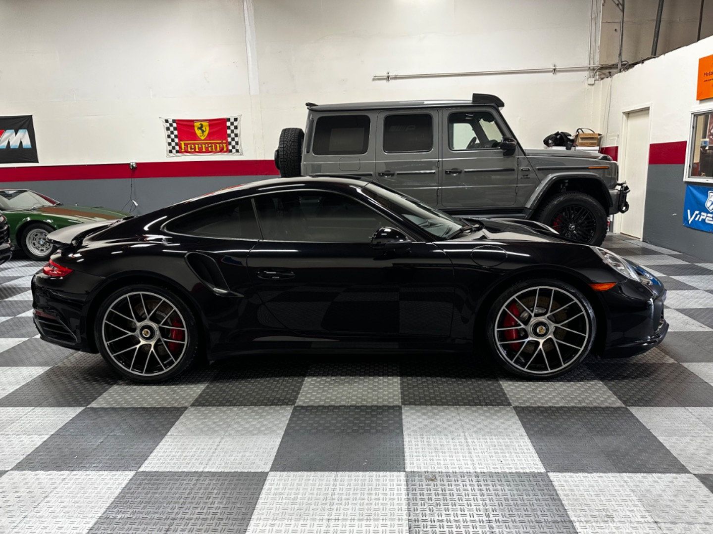 Used 2017 Porsche 911 Turbo Coupe AWD/4WD image 5