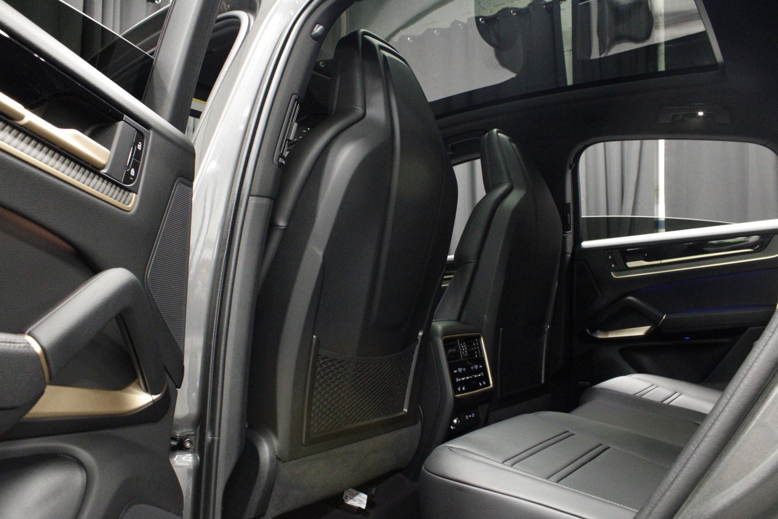 Certified 2026 Porsche Cayenne Coupe AWD/4WD image 20