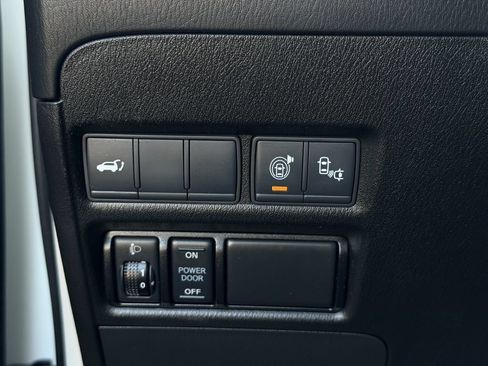 Used 2017 Nissan Armada Platinum w/ Captain Seat Package RWD image 27