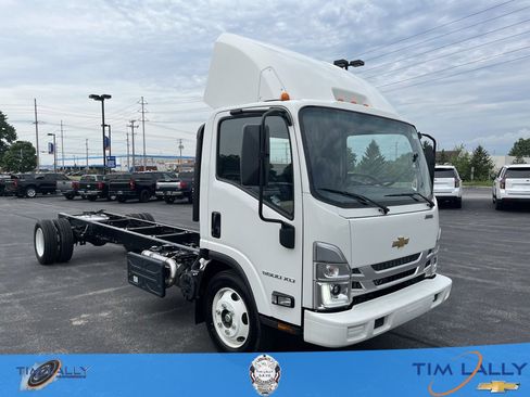 New 2023 Chevrolet Low Cab Forward 5500XD image 1