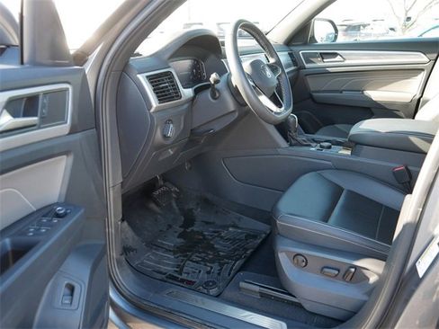 Certified 2023 Volkswagen Atlas Cross Sport SE image 12