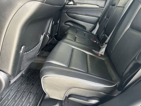 Used 2019 Jeep Grand Cherokee Overland image 29