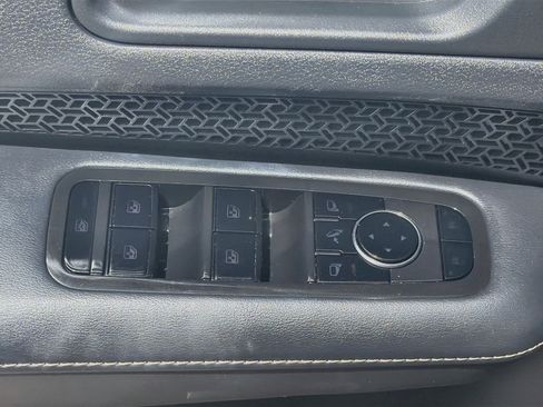 Used 2024 Nissan Ariya AWD image 15