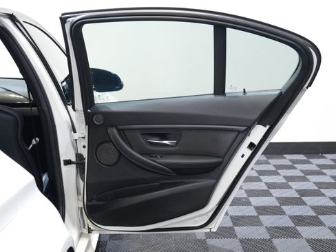 Used 2017 BMW M3 image 28