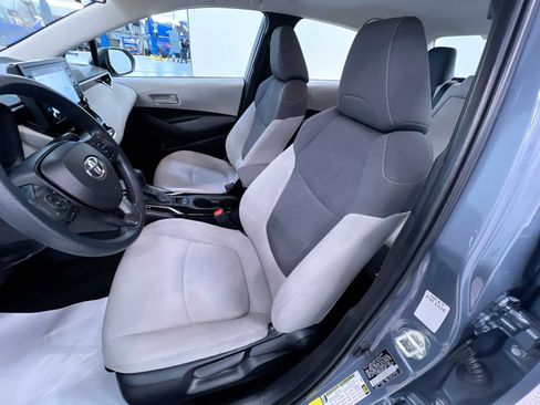 Used 2022 Toyota Corolla LE FWD image 14