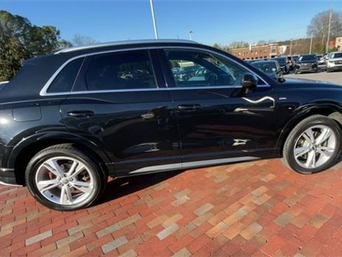 Used 2020 Audi Q3 2.0T Premium w/ Convenience Package image 2