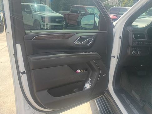 Used 2023 Chevrolet Suburban Premier AWD/4WD image 48