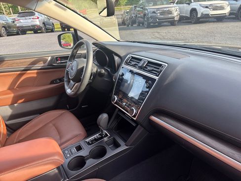 Used 2019 Subaru Outback 3.6R Touring w/ Popular Package #3A AWD/4WD image 48