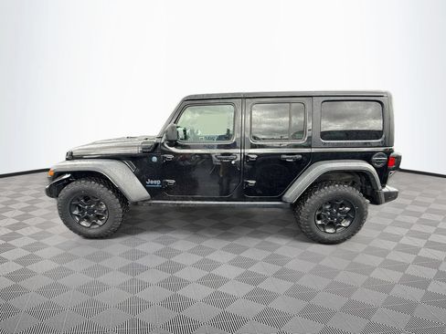 Used 2023 Jeep Wrangler Unlimited w/ Cold Weather Group AWD/4WD image 9