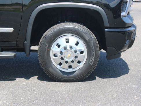 New 2026 Chevrolet Silverado 3500 High Country w/ High Country Premium Package AWD/4WD image 12