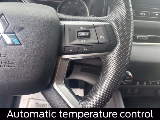 Used 2025 Mitsubishi Outlander ES AWD/4WD image 19